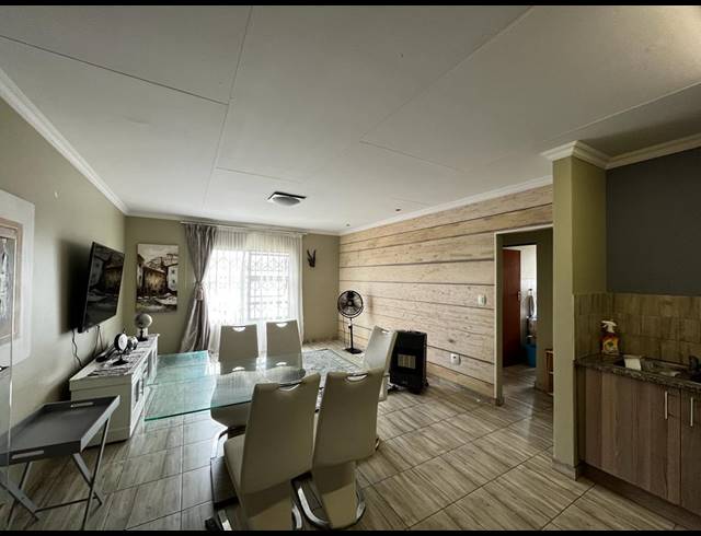 2 BEDROOM TOWNHOUSE FOR SALE IN NOORDWYK